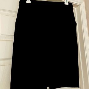 Sz 6 women’s slim black skirt